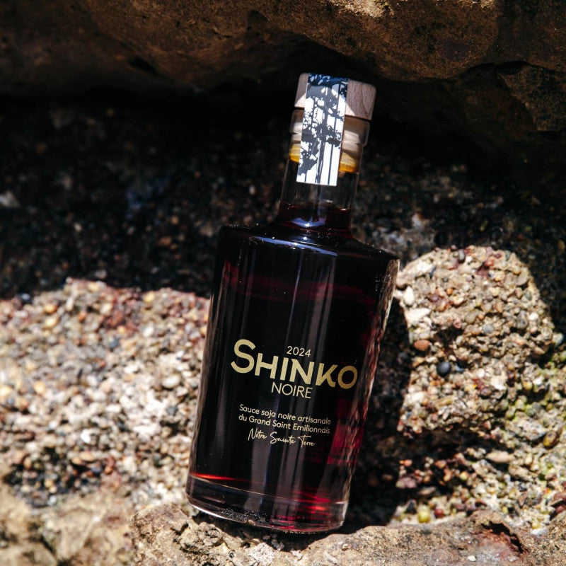 Sauce soja premium SHINKO : la première sauce soja BIO artisanale fabriquée en France.